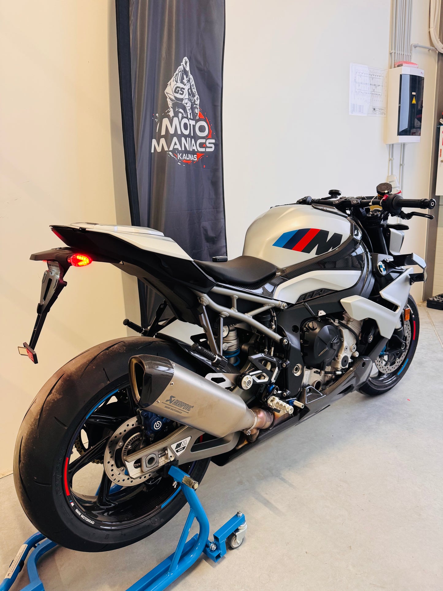 BMW M 1000 R