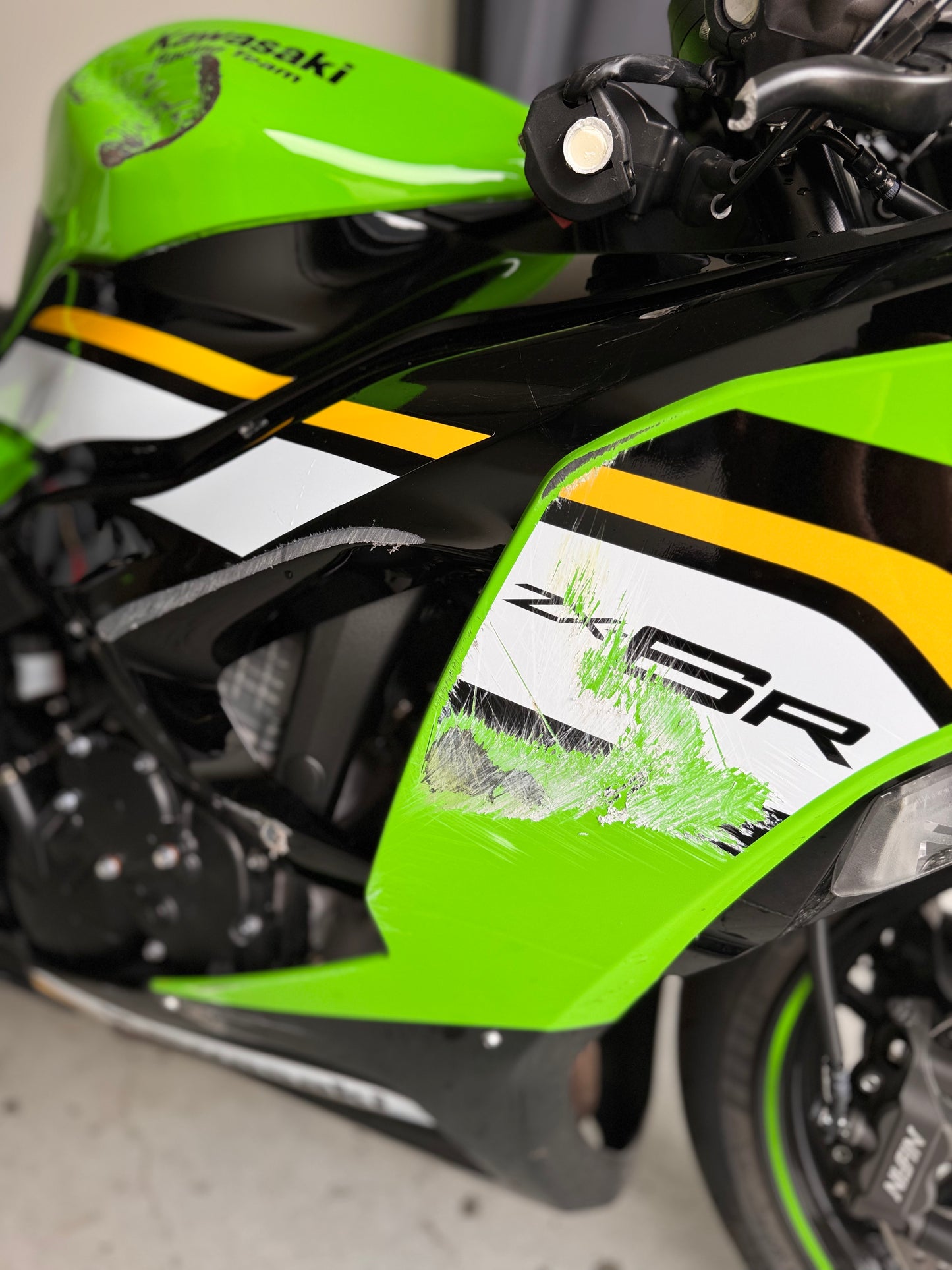 Kawasaki ZX6R
