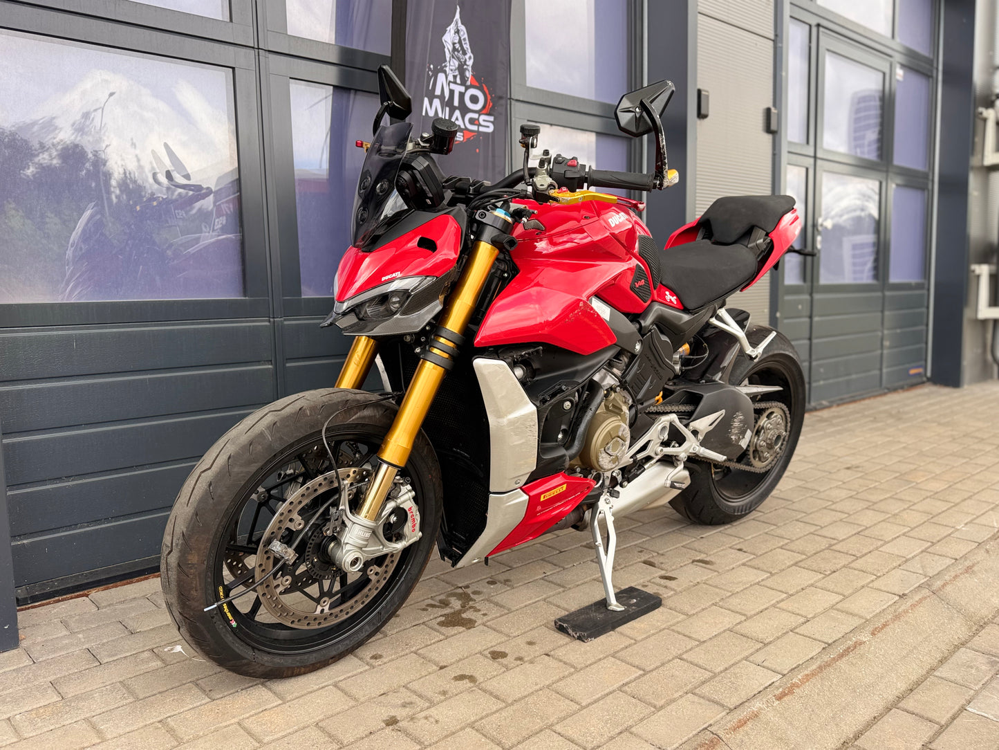 Ducati Street Fighter V4s