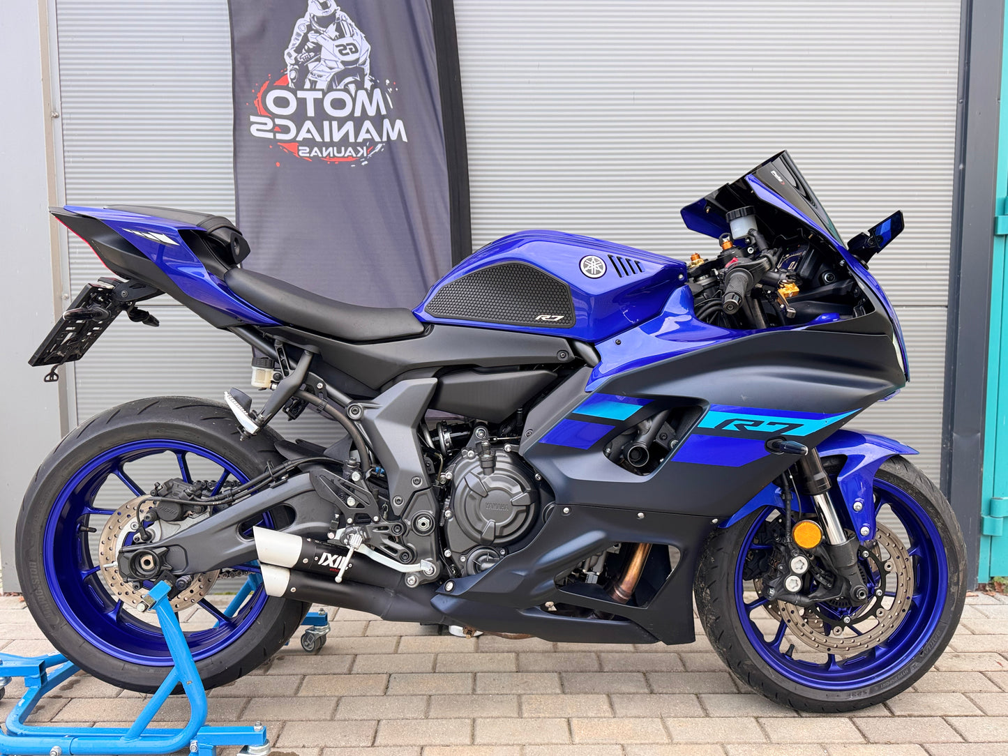 Yamaha R7