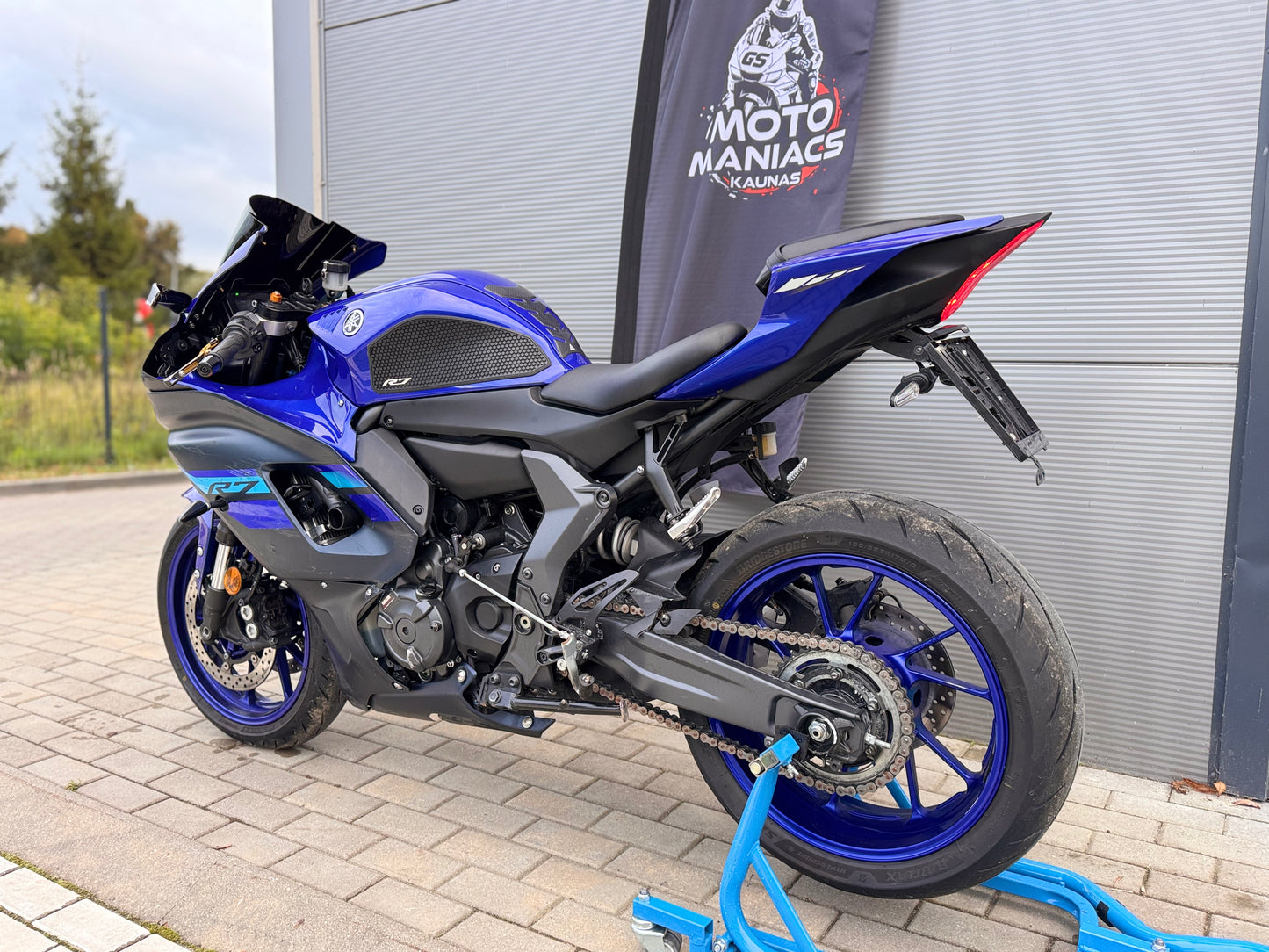 Yamaha R7
