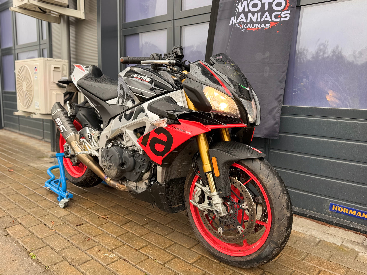 Aprilia Tuono V4 Factory