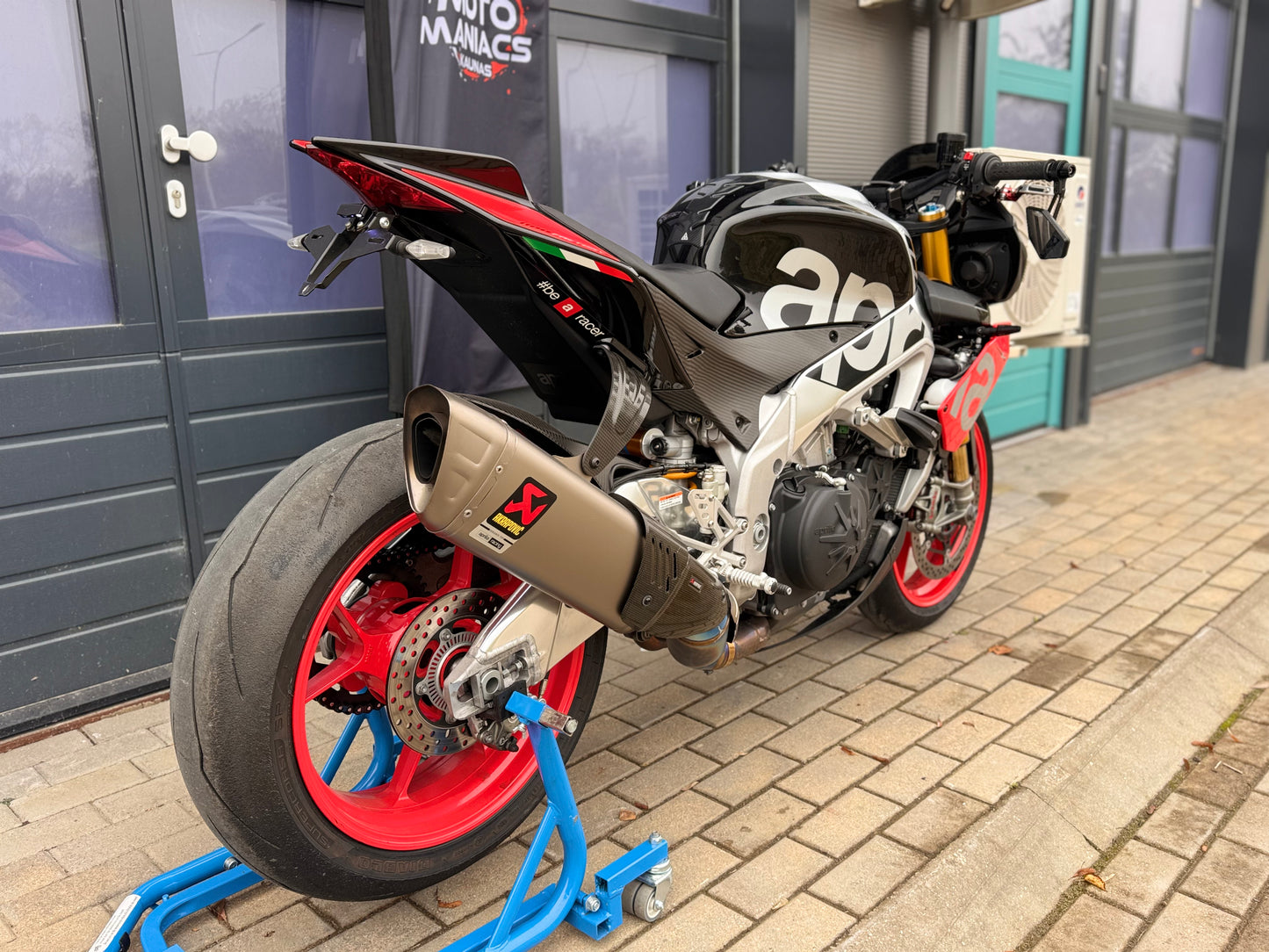 Aprilia Tuono V4 Factory