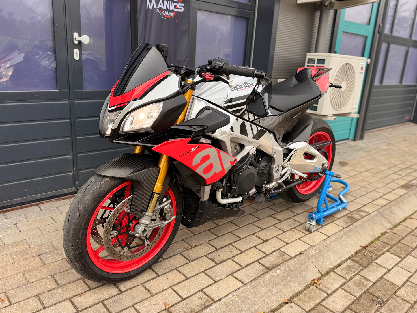 Aprilia Tuono V4 Factory